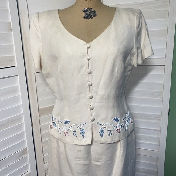 Donna Morgan S/S Suit Jacket Skirt Size 12 Beaded Embroidered Cream Women’s - Picture 1 of 11